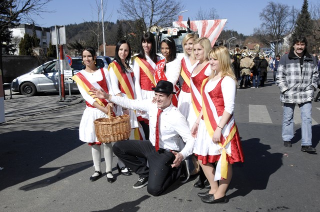 Bildergalerie Faschingsdienstag - Der Umzug in Waidmannsdorf 2011 